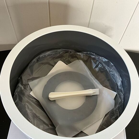 Kungfupet 1.5L Pet Floating Water Bowl Animal Cat Dog Splash Proof No Spill New - Picture 6 of 6